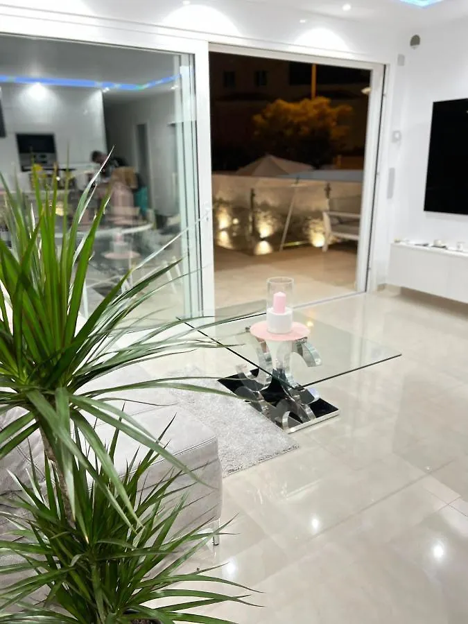 Appartamento Luxury House Atlantico Private Heated Pool Costa Adeje  0*, Costa Adeje (Tenerife)